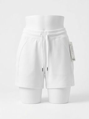 NWT Lululemon Scuba High-Rise Shorts 5" White Size 4 LW7CBOS Drawstring